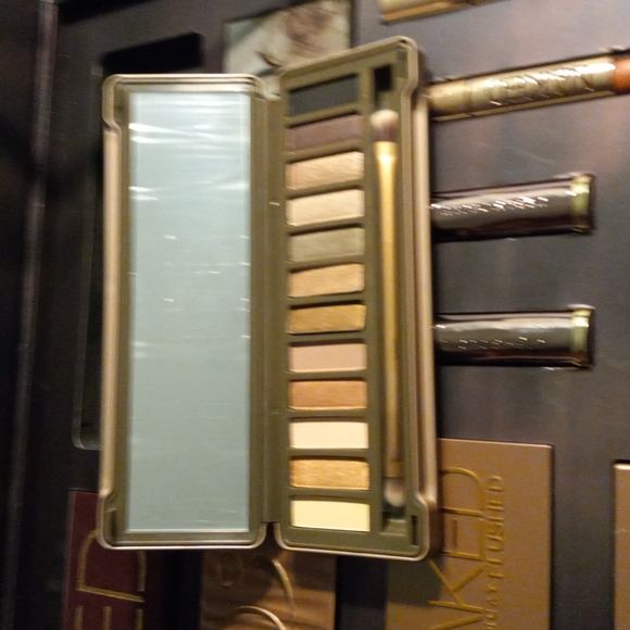 RARE VINTAGE URBAN DECAY NAKED MAKEUP VAULT VOL THREE - Picture 3 of 14